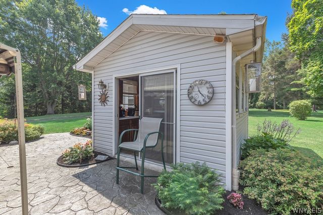 10875 Howe Road, Clarence, NY 14031