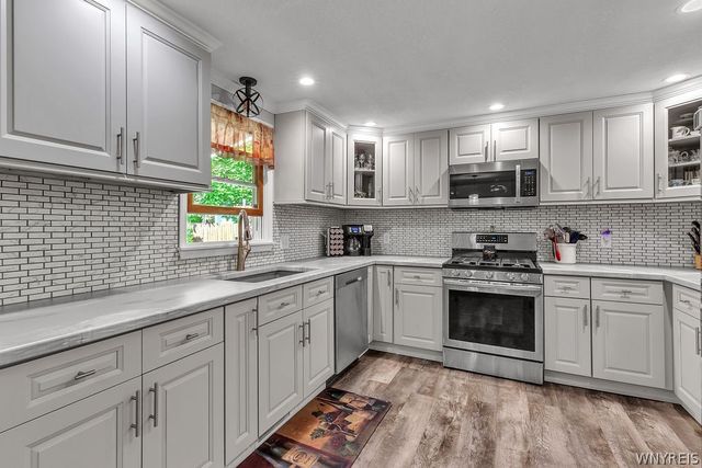 10875 Howe Road, Clarence, NY 14031