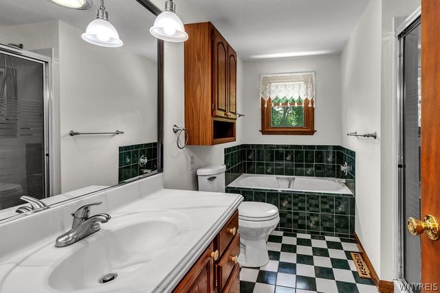 10875 Howe Road, Clarence, NY 14031