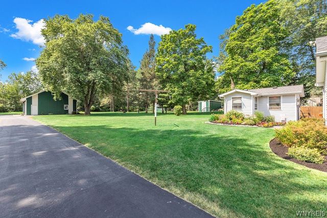10875 Howe Road, Clarence, NY 14031