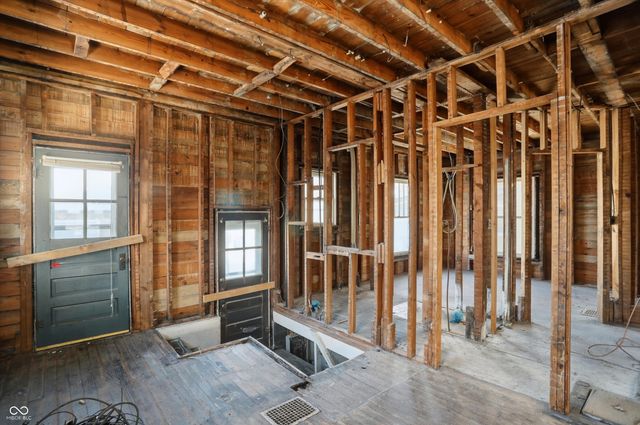 56 E Pennsylvania Street, Shelbyville, IN 46176