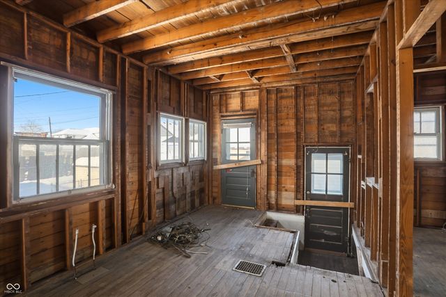 56 E Pennsylvania Street, Shelbyville, IN 46176