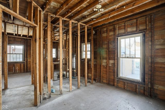 56 E Pennsylvania Street, Shelbyville, IN 46176