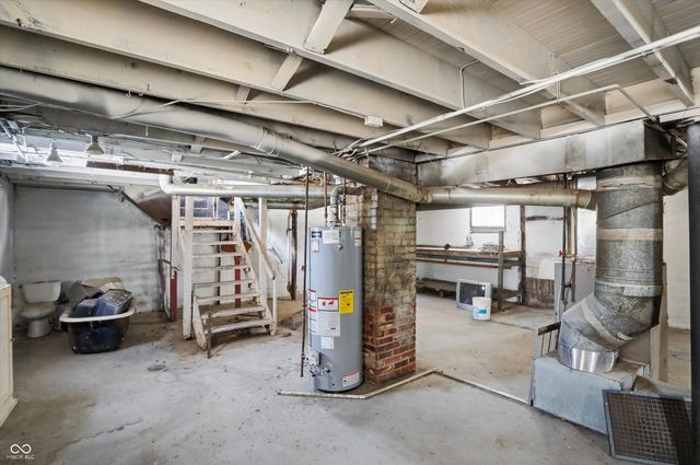 56 E Pennsylvania Street, Shelbyville, IN 46176