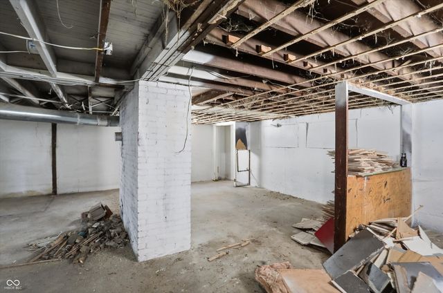 56 E Pennsylvania Street, Shelbyville, IN 46176