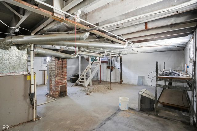 56 E Pennsylvania Street, Shelbyville, IN 46176