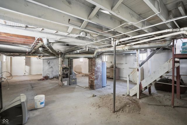 56 E Pennsylvania Street, Shelbyville, IN 46176