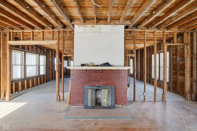 56 E Pennsylvania Street, Shelbyville, IN 46176