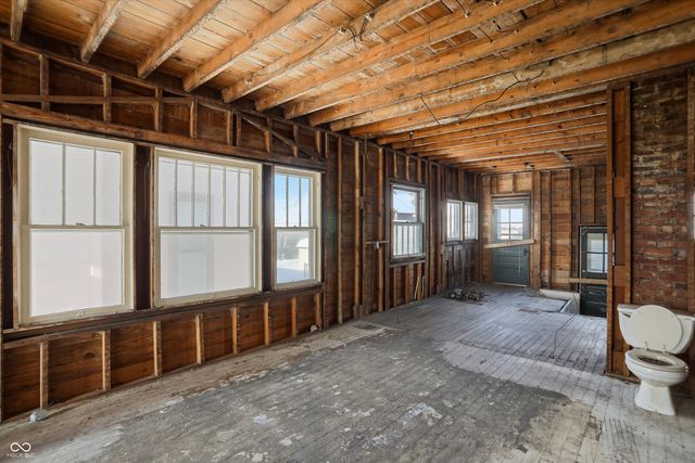 56 E Pennsylvania Street, Shelbyville, IN 46176