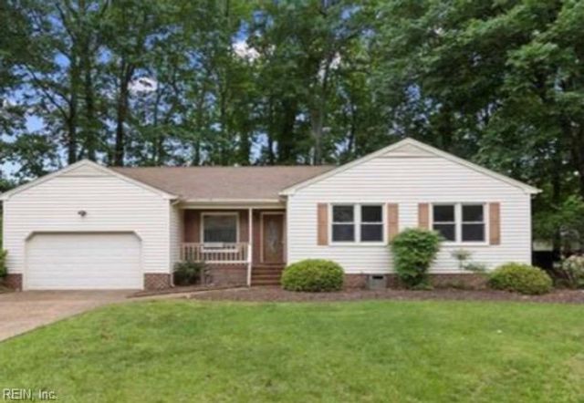 25 Hunter TRCE, Hampton, VA 23669