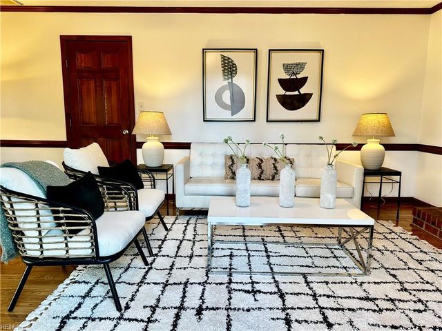 25 Hunter TRCE, Hampton, VA 23669