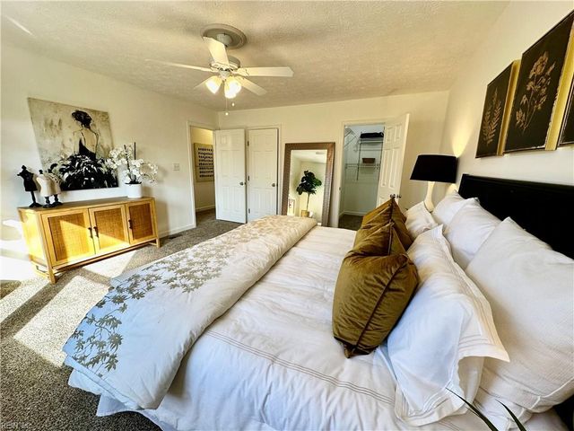 25 Hunter TRCE, Hampton, VA 23669