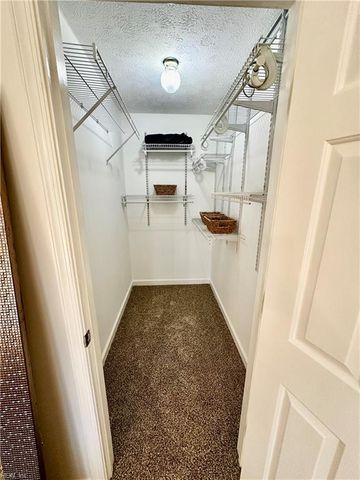 25 Hunter TRCE, Hampton, VA 23669