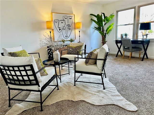 25 Hunter TRCE, Hampton, VA 23669