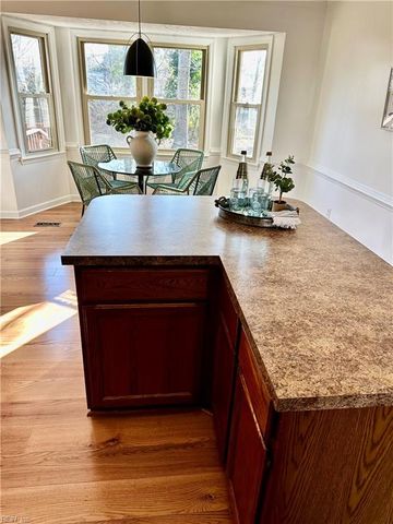 25 Hunter TRCE, Hampton, VA 23669