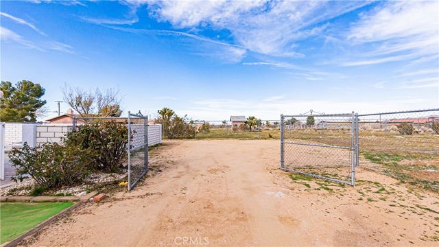 9515 Juniper, Apple Valley, CA 92308