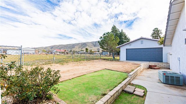 9515 Juniper, Apple Valley, CA 92308