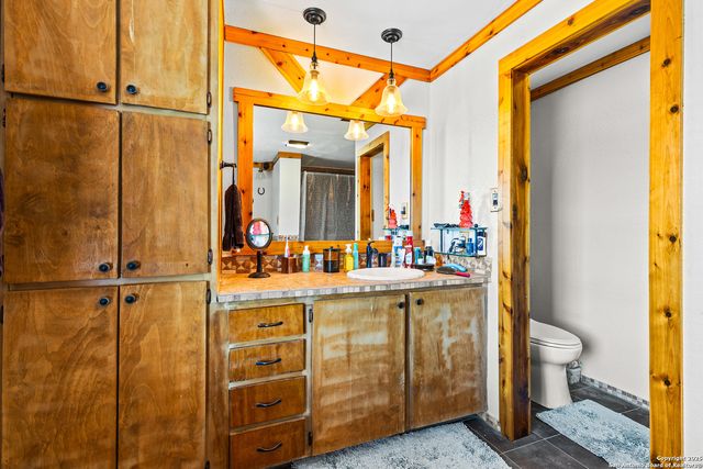 425 Old Pleasanton, San Antonio, TX 78264