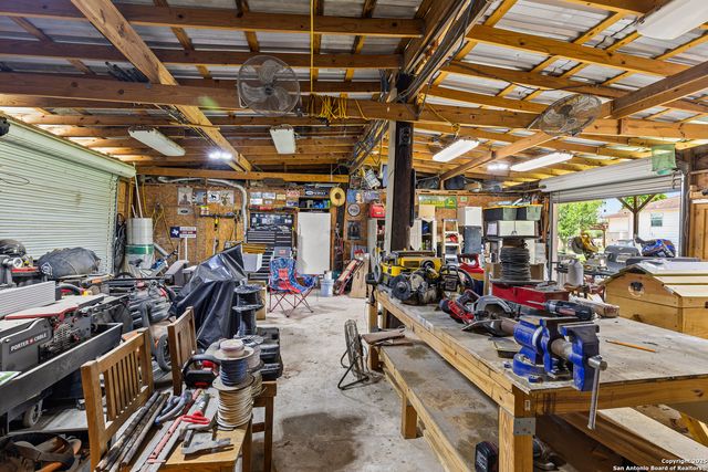 425 Old Pleasanton, San Antonio, TX 78264