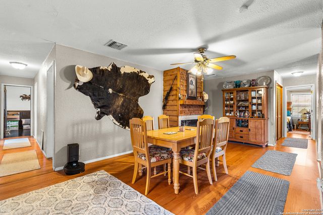 425 Old Pleasanton, San Antonio, TX 78264