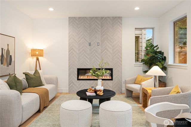 12913 NE 78th Place, Kirkland, WA 98033