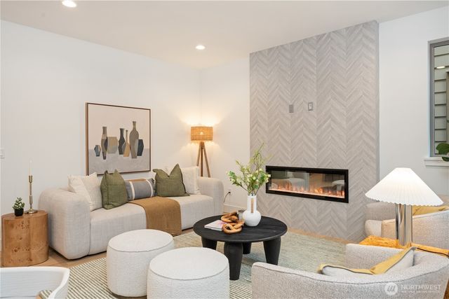 12913 NE 78th Place, Kirkland, WA 98033