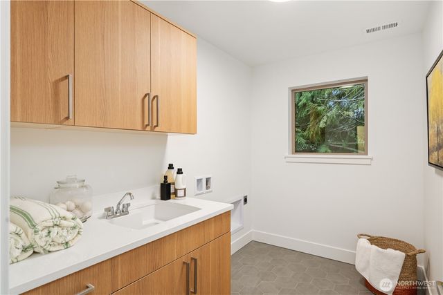 12913 NE 78th Place, Kirkland, WA 98033