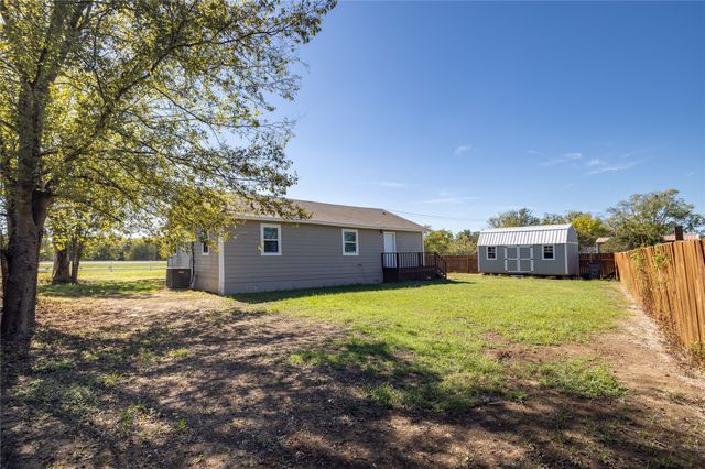 475 Locust Street, Point, TX 75472