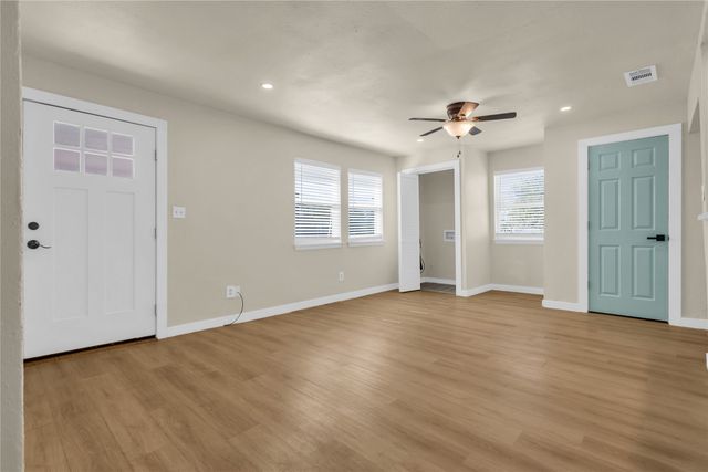 475 Locust Street, Point, TX 75472