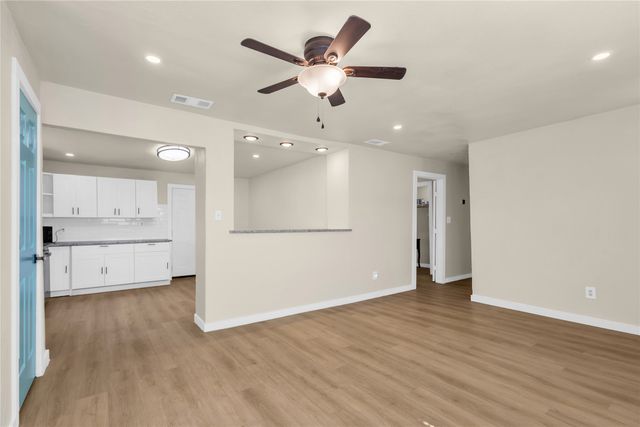 475 Locust Street, Point, TX 75472
