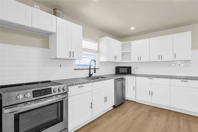 475 Locust Street, Point, TX 75472