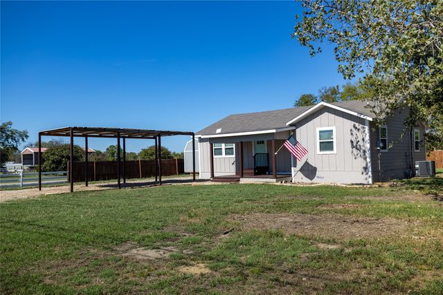 475 Locust Street, Point, TX 75472