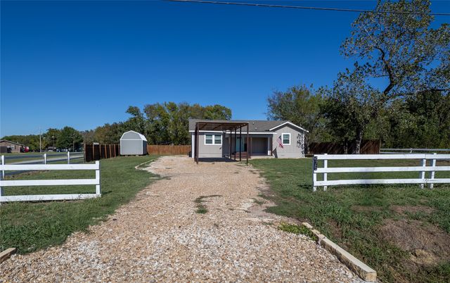 475 Locust Street, Point, TX 75472