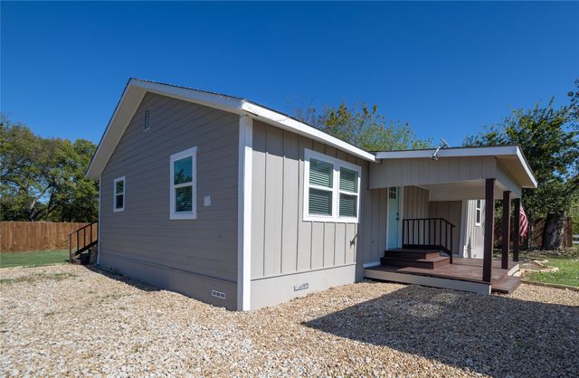 475 Locust Street, Point, TX 75472