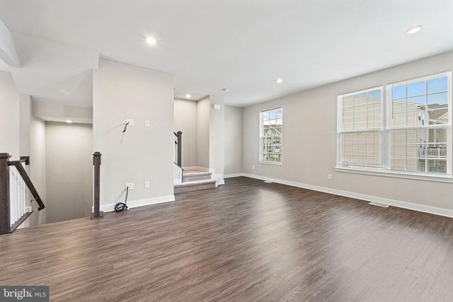 2 SPARROW CIR, Sewell, NJ 08080