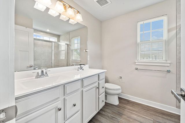 2 SPARROW CIR, Sewell, NJ 08080