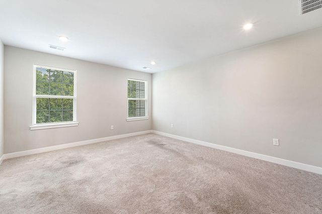 2 SPARROW CIR, Sewell, NJ 08080