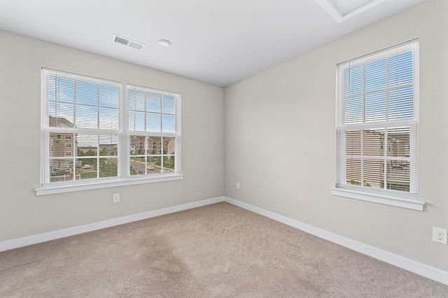 2 SPARROW CIR, Sewell, NJ 08080