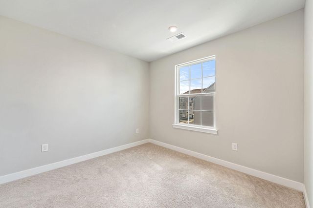 2 SPARROW CIR, Sewell, NJ 08080