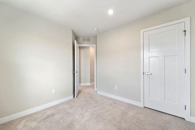 2 SPARROW CIR, Sewell, NJ 08080