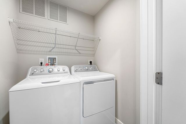 2 SPARROW CIR, Sewell, NJ 08080