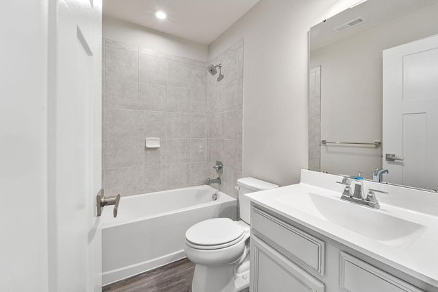 2 SPARROW CIR, Sewell, NJ 08080