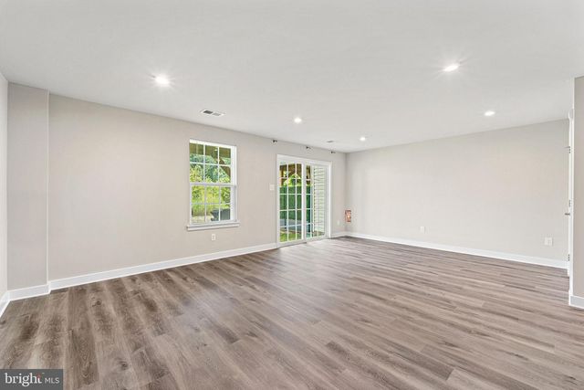 2 SPARROW CIR, Sewell, NJ 08080