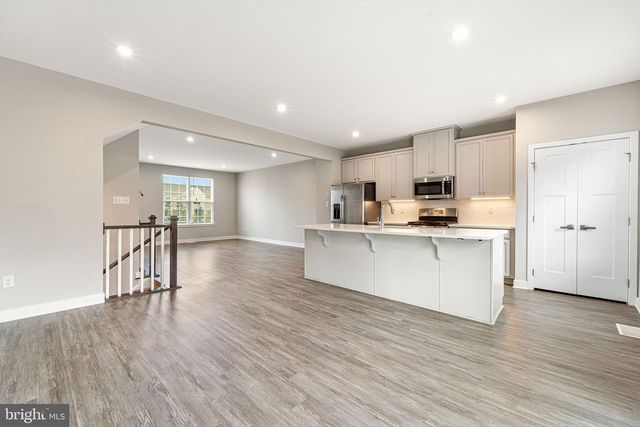 2 SPARROW CIR, Sewell, NJ 08080