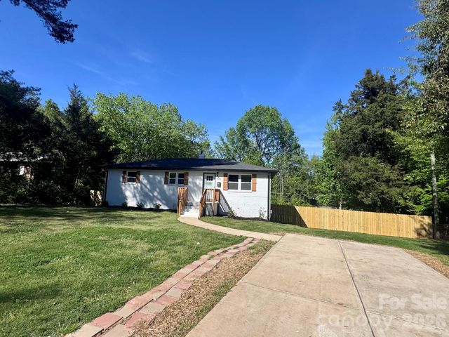 533 Frank Drive, Charlotte, NC 28215