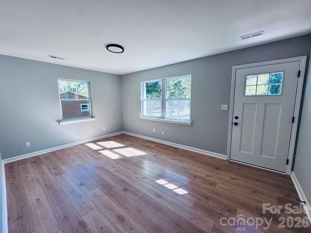 533 Frank Drive, Charlotte, NC 28215