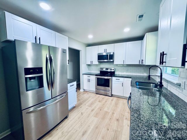 533 Frank Drive, Charlotte, NC 28215