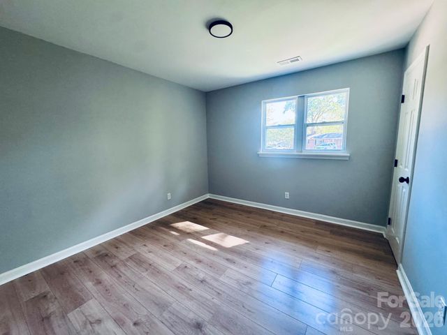 533 Frank Drive, Charlotte, NC 28215