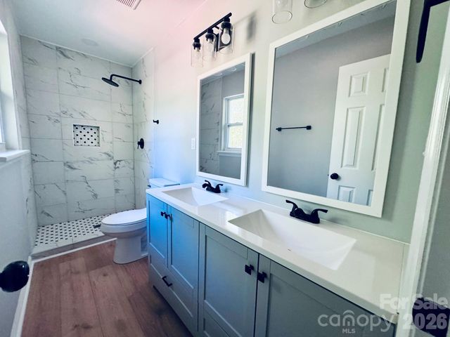 533 Frank Drive, Charlotte, NC 28215
