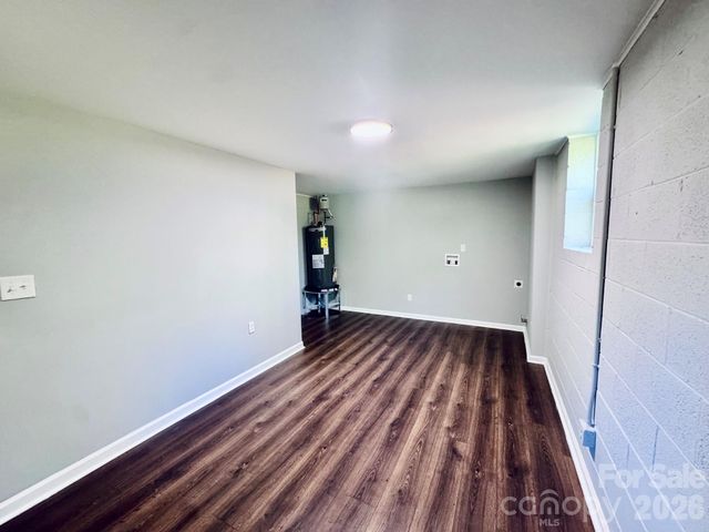 533 Frank Drive, Charlotte, NC 28215